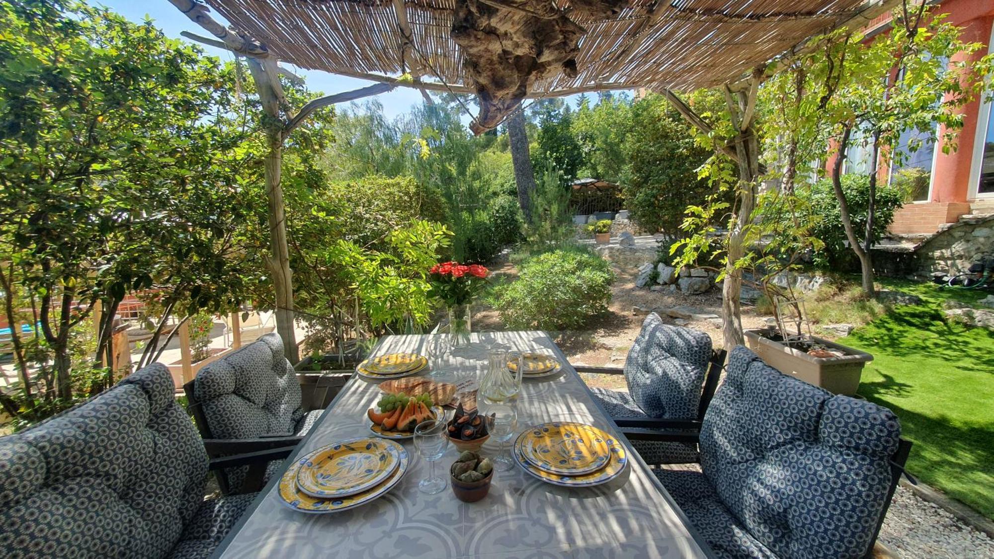 Avec Jardin Dans Rocaille Apartment Cassis